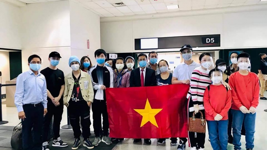 Đưa gần 350 công dân Việt Nam từ Houston (Mỹ) về nước